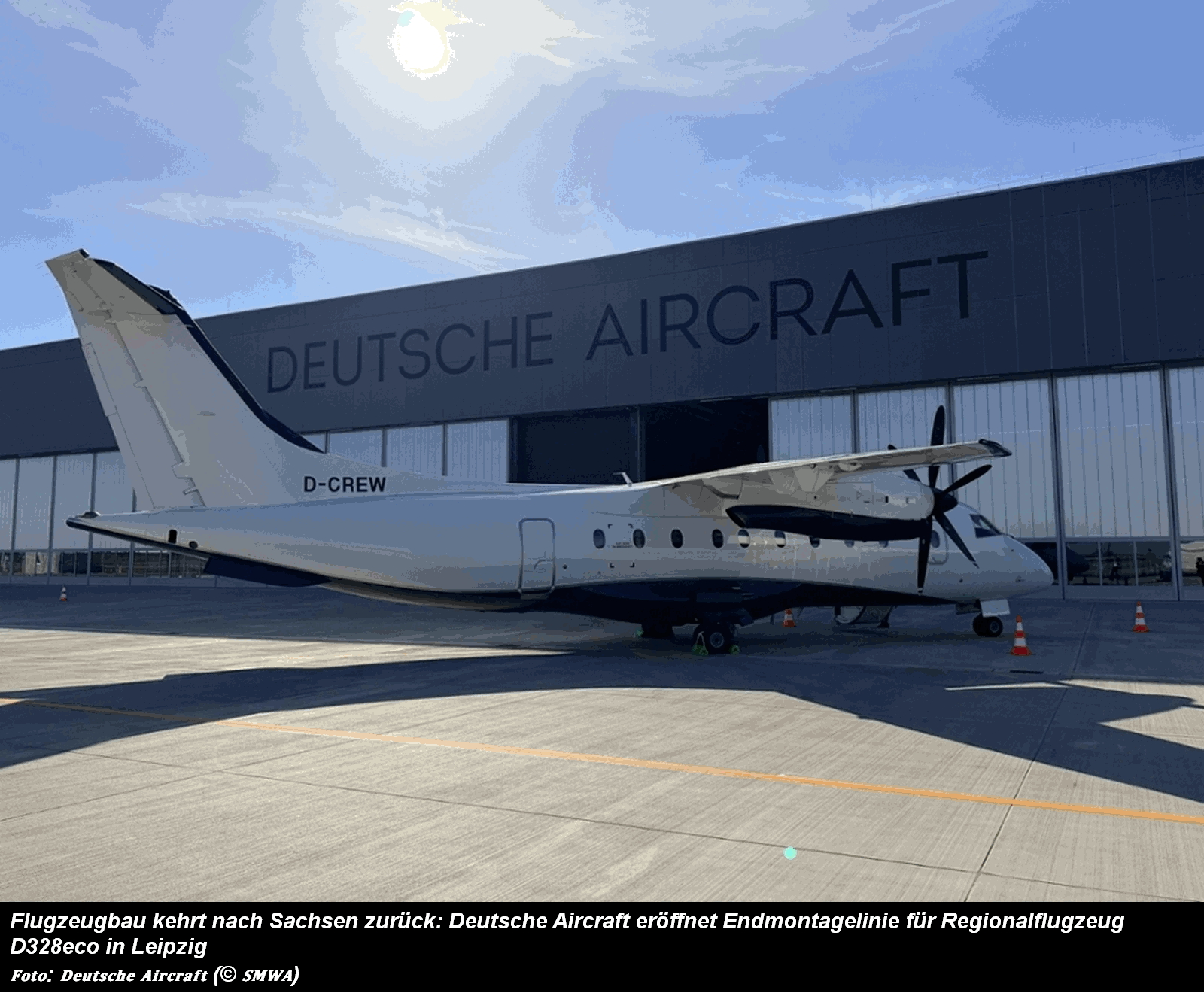 Flughafen Leipzig/Halle - Flugzeugbau kehrt nach Sachsen zurück: Deutsche Aircraft eröffnet Endmontagelinie für Regionalflugzeug D328eco in Leipzig